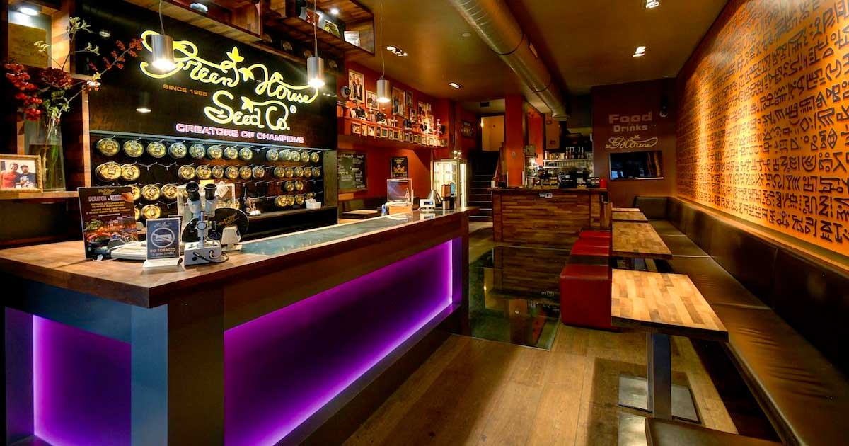 Verbod op toeristen in Amsterdamse coffeeshops afgewezen